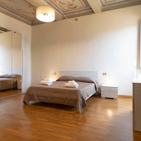 Santo Spirito Exclusive Apartment ฟลอเรนซ์ ภายนอก รูปภาพ