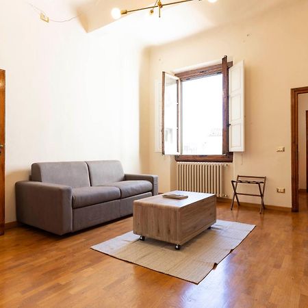 Santo Spirito Exclusive Apartment ฟลอเรนซ์ ภายนอก รูปภาพ