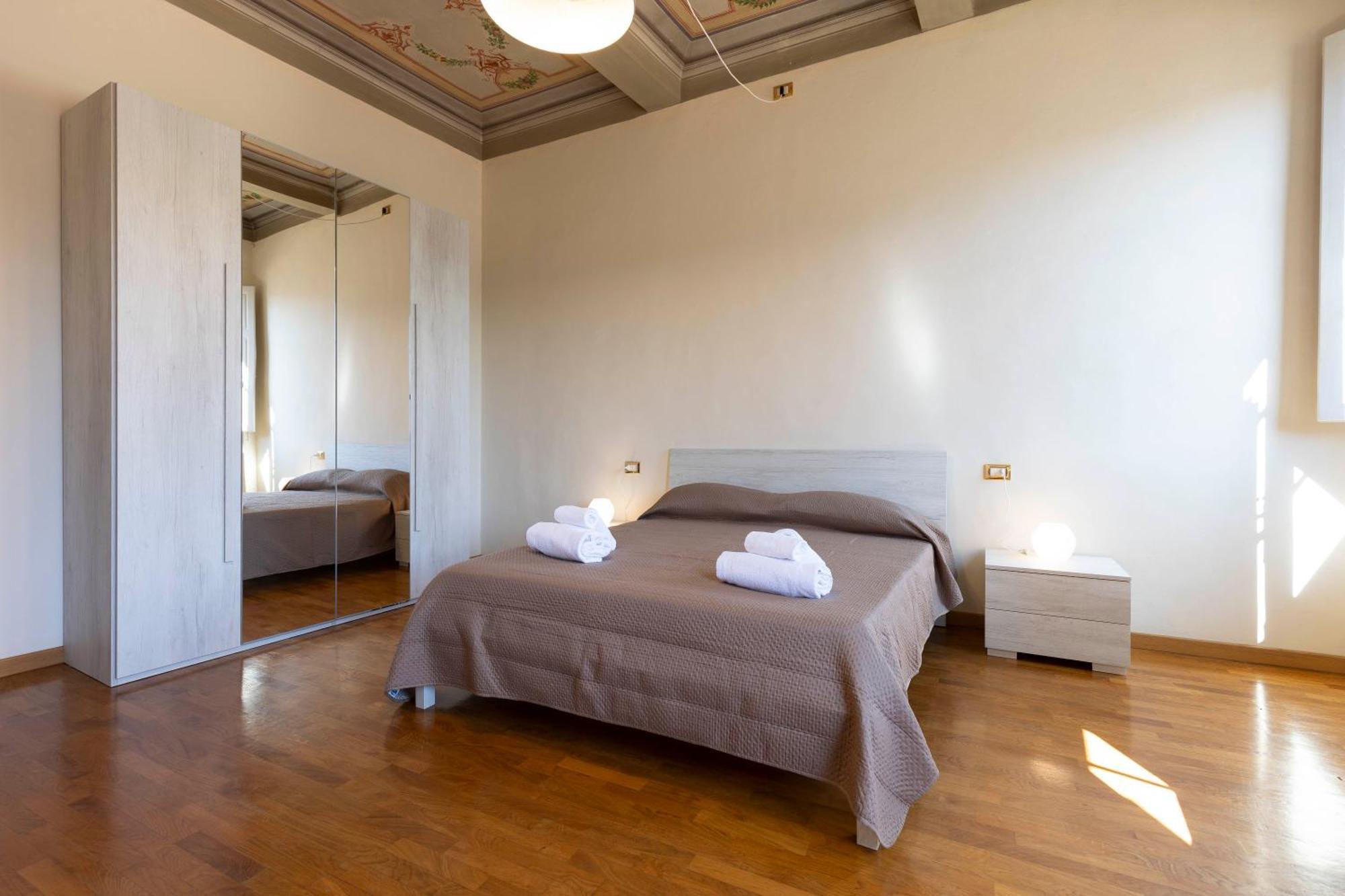 Santo Spirito Exclusive Apartment ฟลอเรนซ์ ภายนอก รูปภาพ