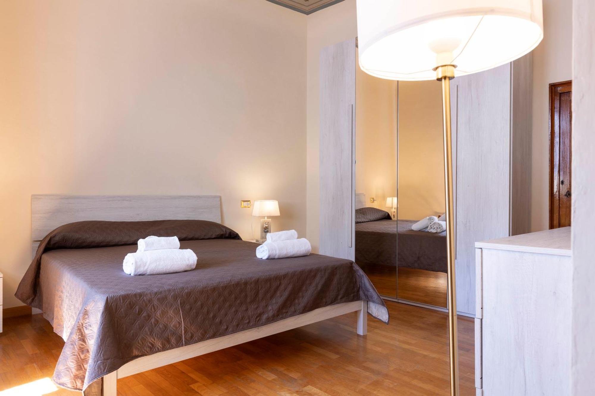 Santo Spirito Exclusive Apartment ฟลอเรนซ์ ภายนอก รูปภาพ