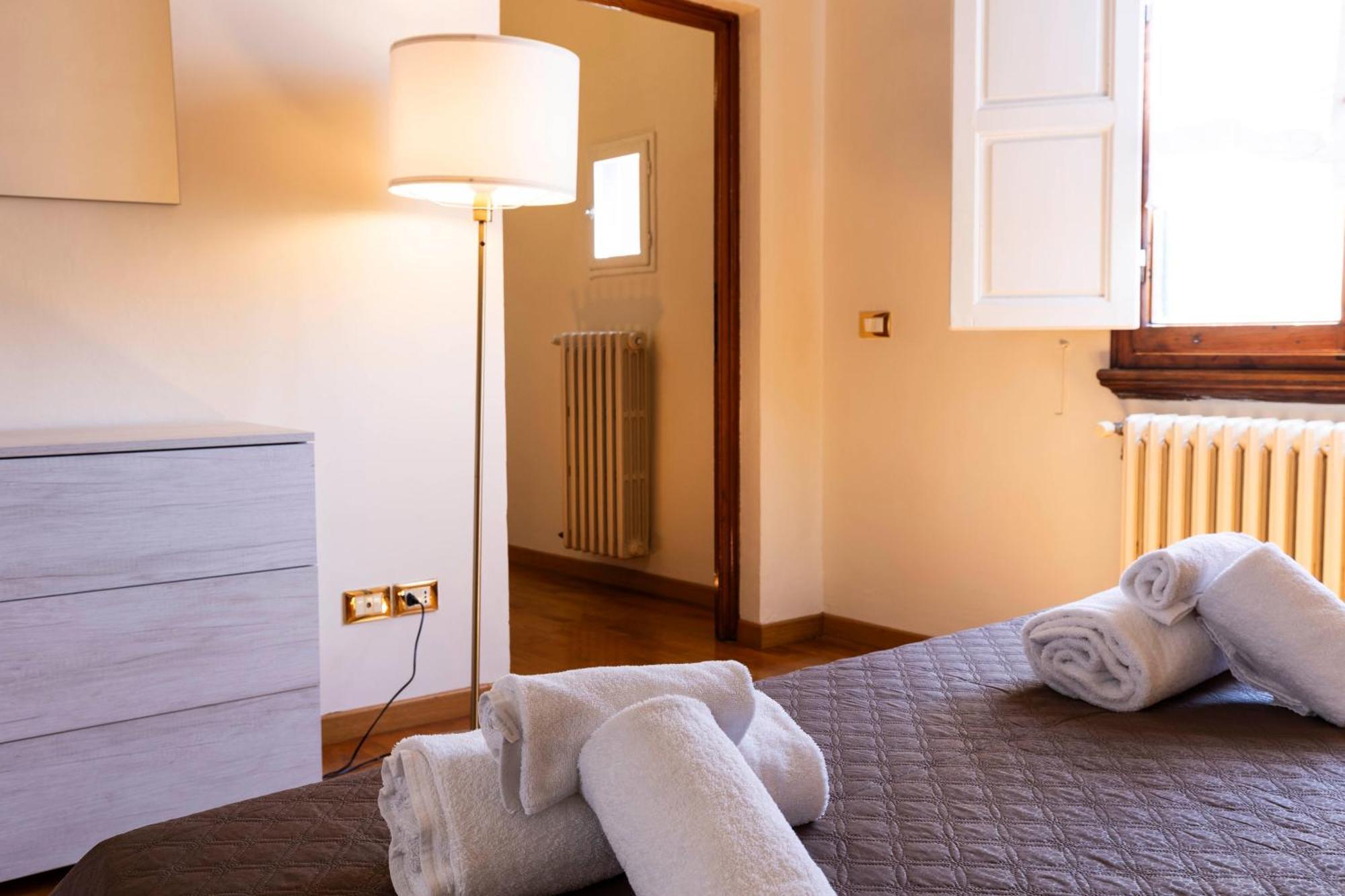 Santo Spirito Exclusive Apartment ฟลอเรนซ์ ภายนอก รูปภาพ